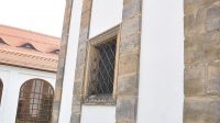 Pilastry na fasádě