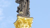 Vrcholová socha Panny Marie