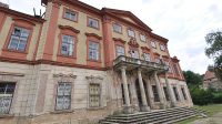 21. 7. 2016 - Schodiště a balkon zahradního průčelí před Salou terrenou