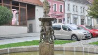 Lví fontána na náměstí