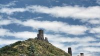 28. 6. 2021 - Pohled na hrad z obce Klapý