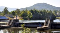 15. 9. 2016 - Pohled na hrad Egerberg ze zámeckého parku v Klášterci nad Ohří