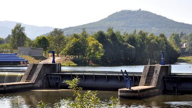 15. 9. 2016 - Pohled na hrad Egerberg ze zámeckého parku v Klášterci nad Ohří