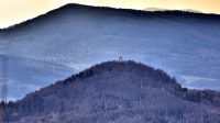 7. 3. 2016 - Pohled na Špičák z Tisového vrchu u Svojkova