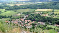 1. 7. 2017 - Pohled na Třebušín s kostelem z hradu Kalich