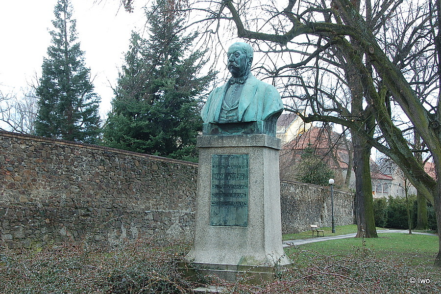 13. 4. 2013